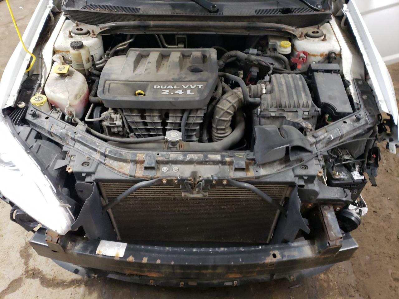 2011 Chrysler 200 - Image 13