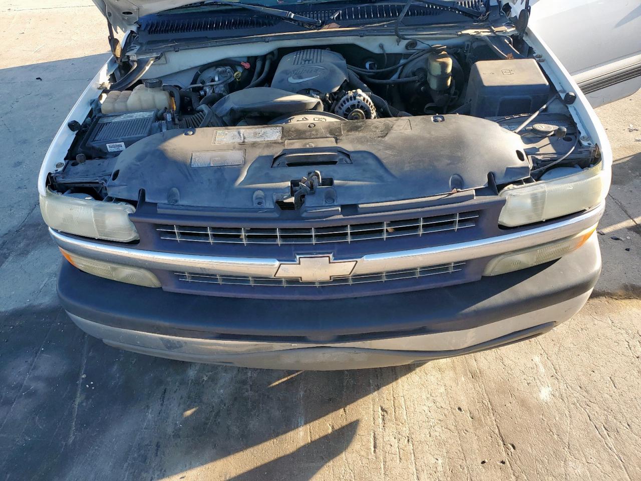 2002 Chevrolet Silverado - Image 12
