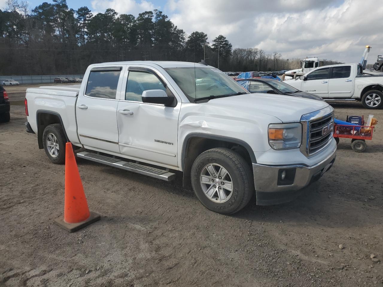2015 GMC Sierra - Image 4