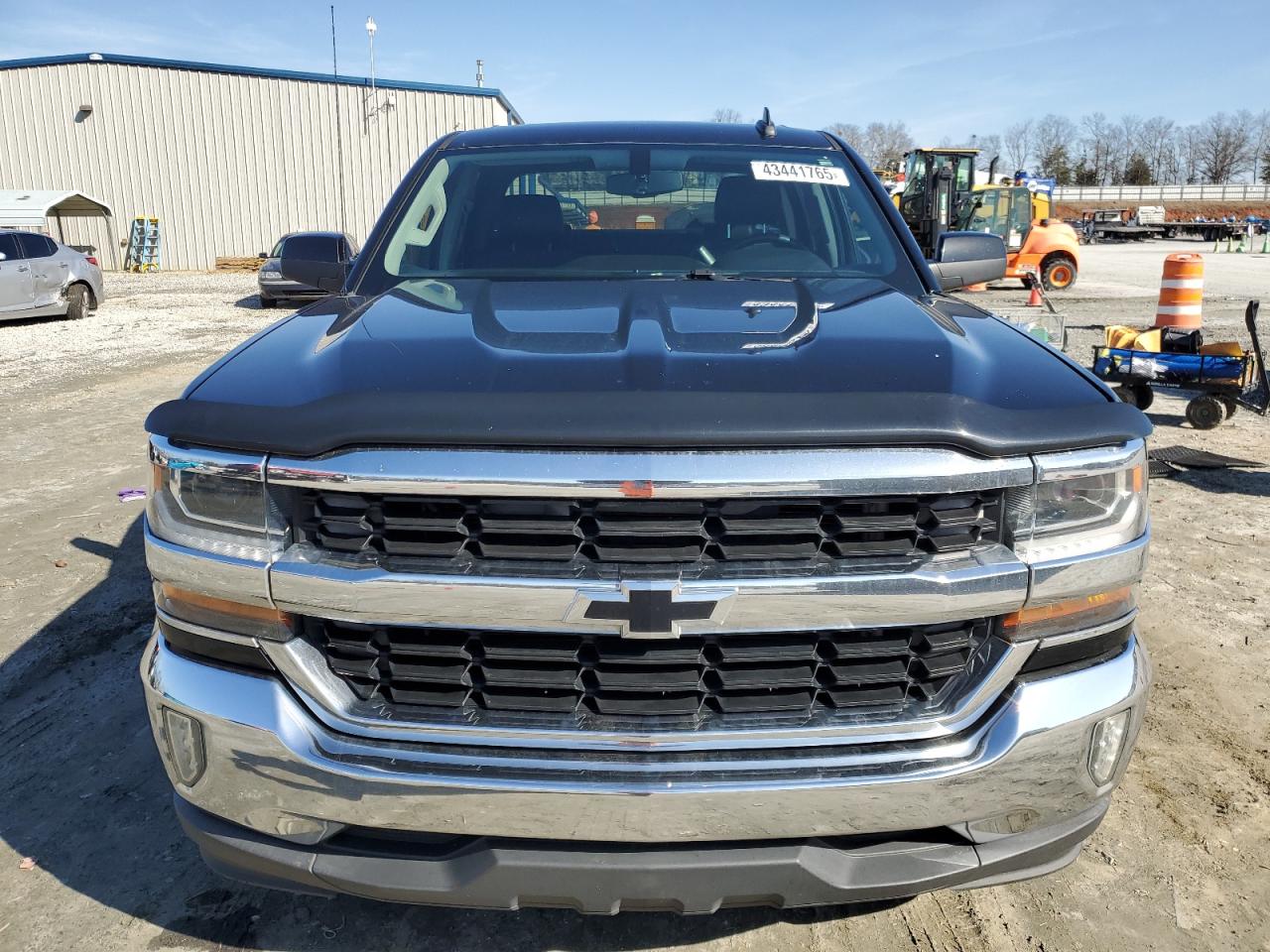 2016 Chevrolet Silverado - Image 5