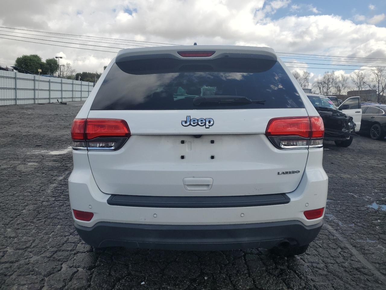 2017 Jeep Grand Cherokee - Image 6