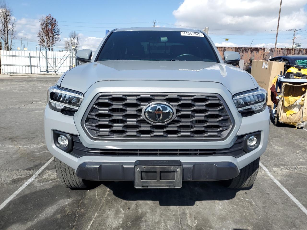 2020 Toyota Tacoma - Image 5