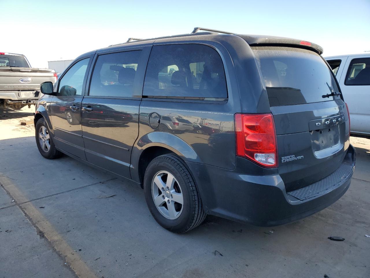 2012 Dodge Caravan - Image 2