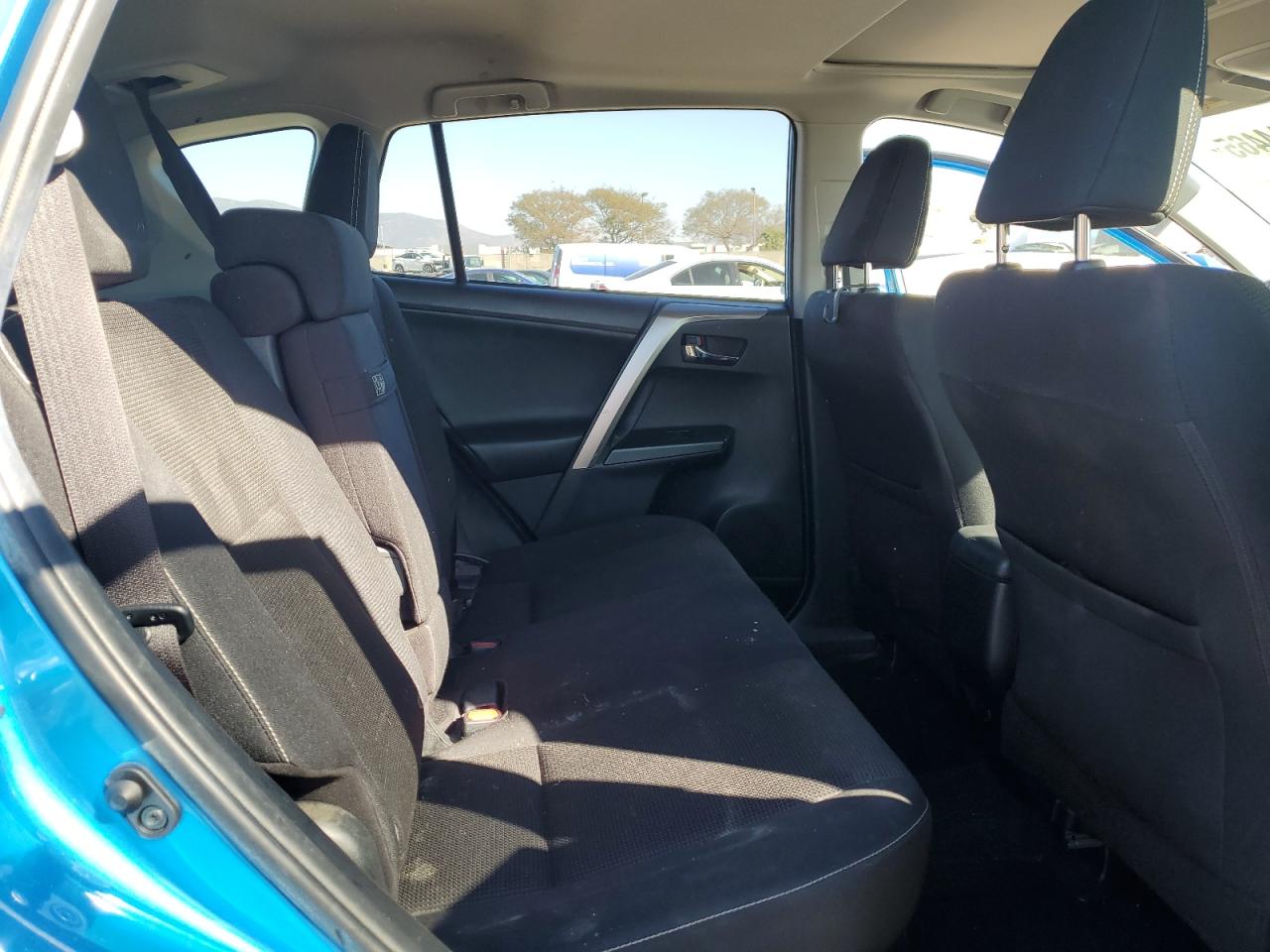 2017 Toyota RAV 4 - Image 11