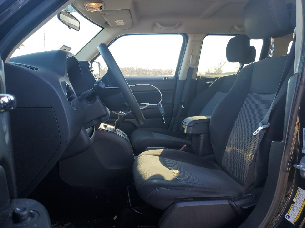 2015 Jeep Liberty (Patriot) - Image 7
