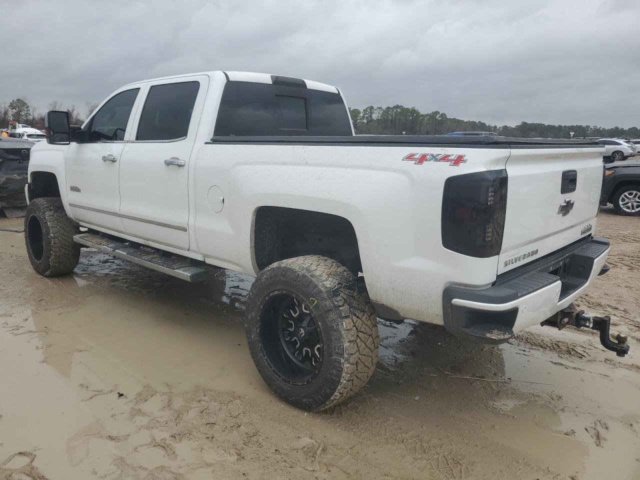 2015 Chevrolet Silverado - Image 2