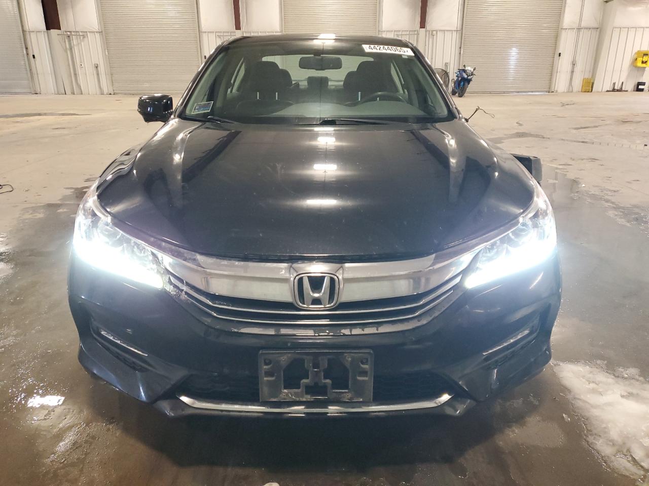 2017 Honda Accord - Image 5