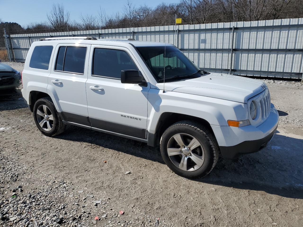 2017 Jeep Liberty (Patriot) - Image 4