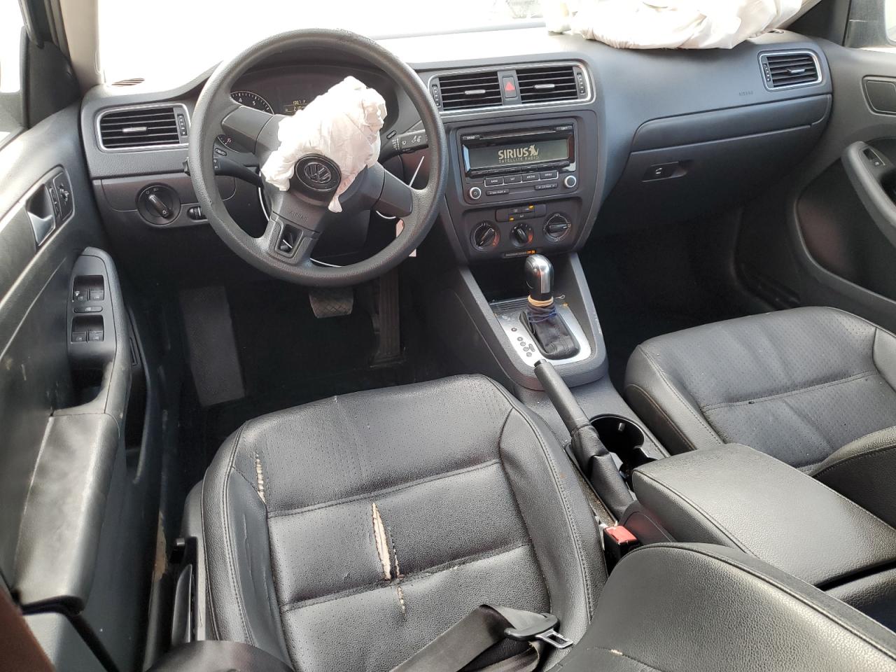 2014 Volkswagen Jetta - Image 8