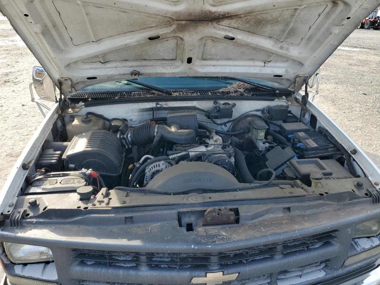 1997 Chevrolet GMT-400 - Image 11