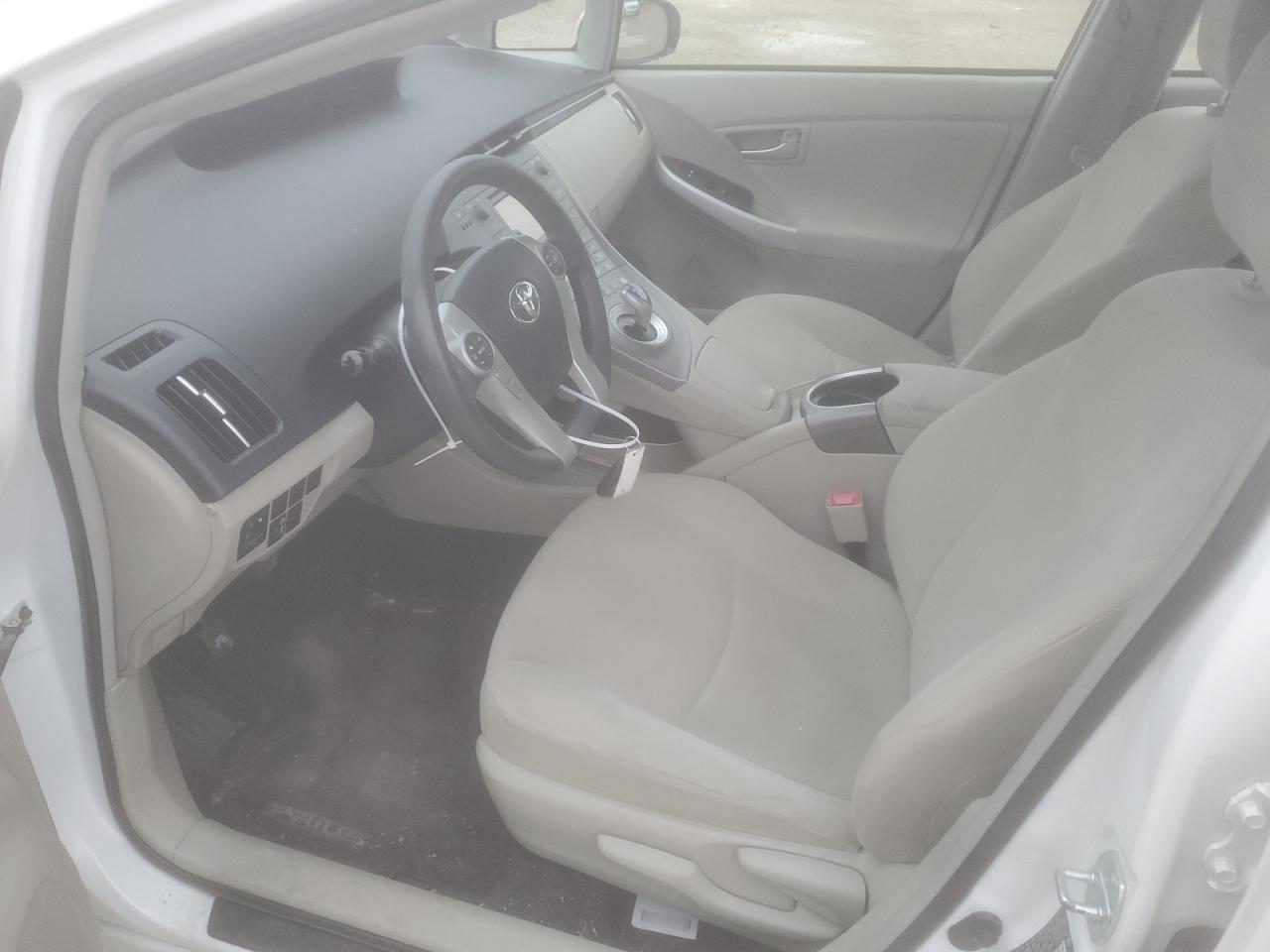 2012 Toyota Prius - Image 7