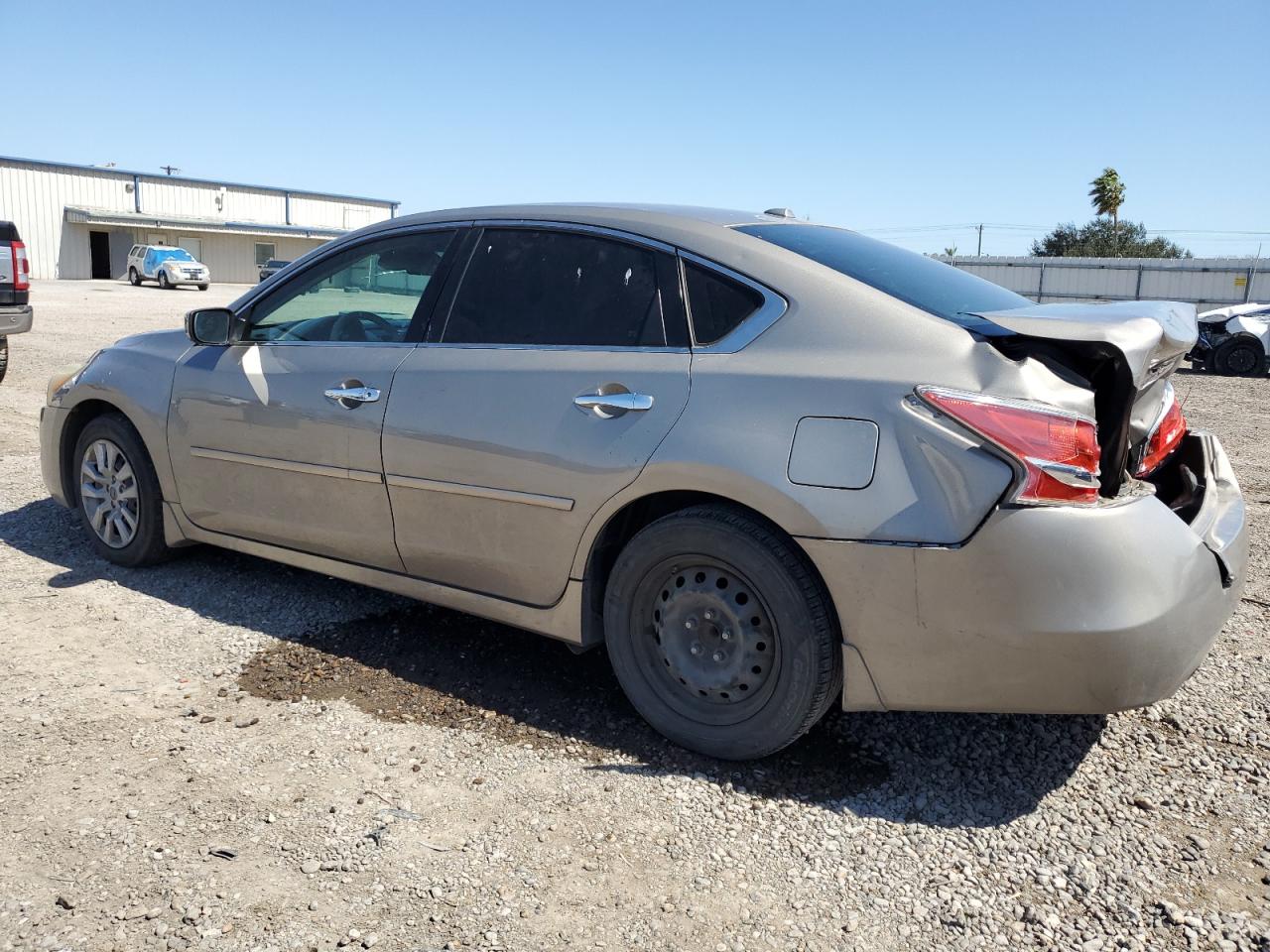2015 Nissan Altima - Image 2
