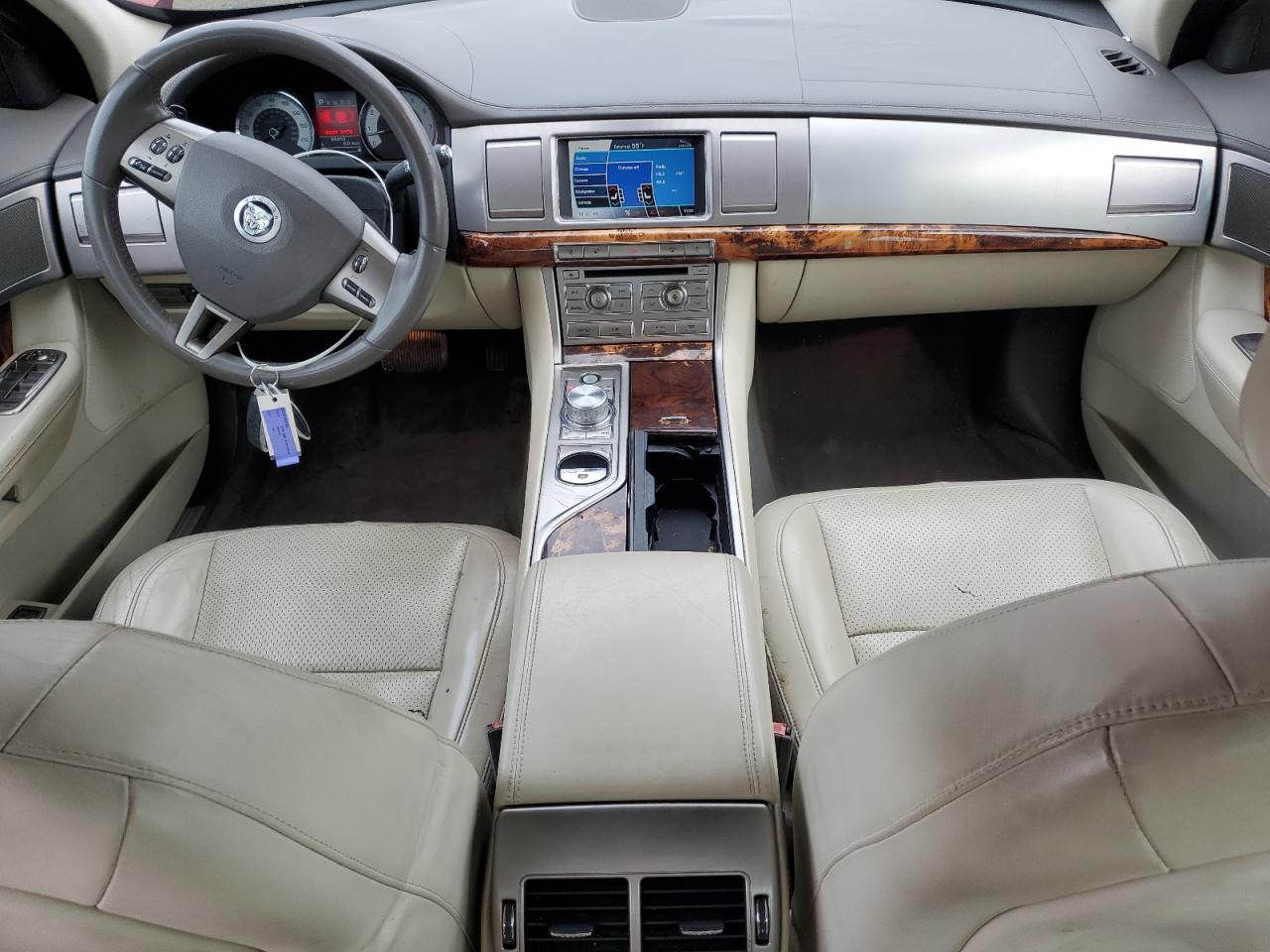 2009 Jaguar XF - Image 8