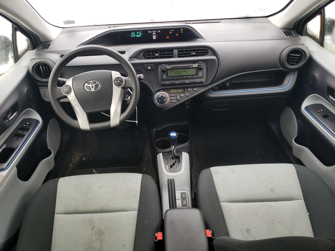 2013 Toyota Prius - Image 8