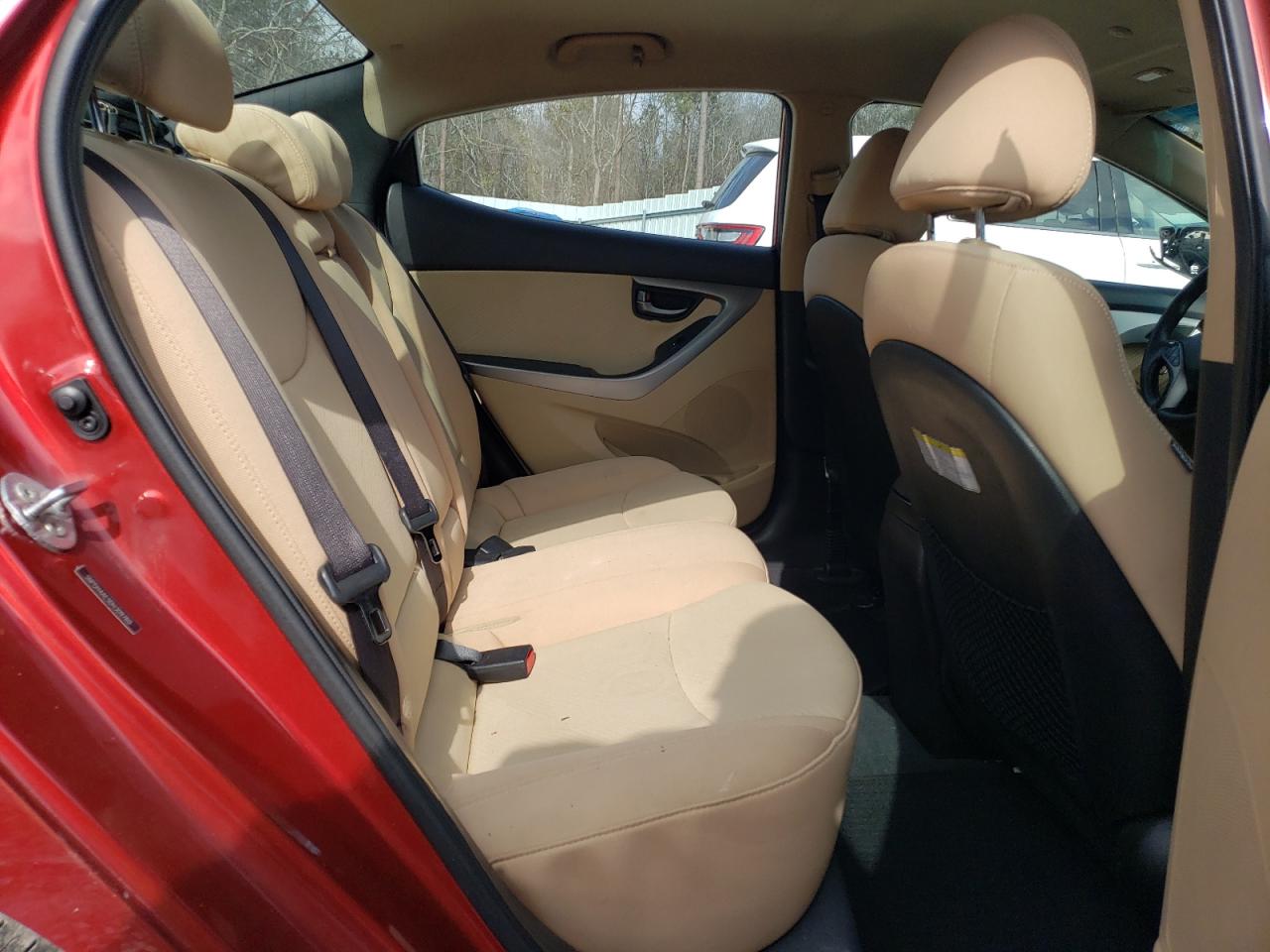 2013 Hyundai Elantra - Image 10