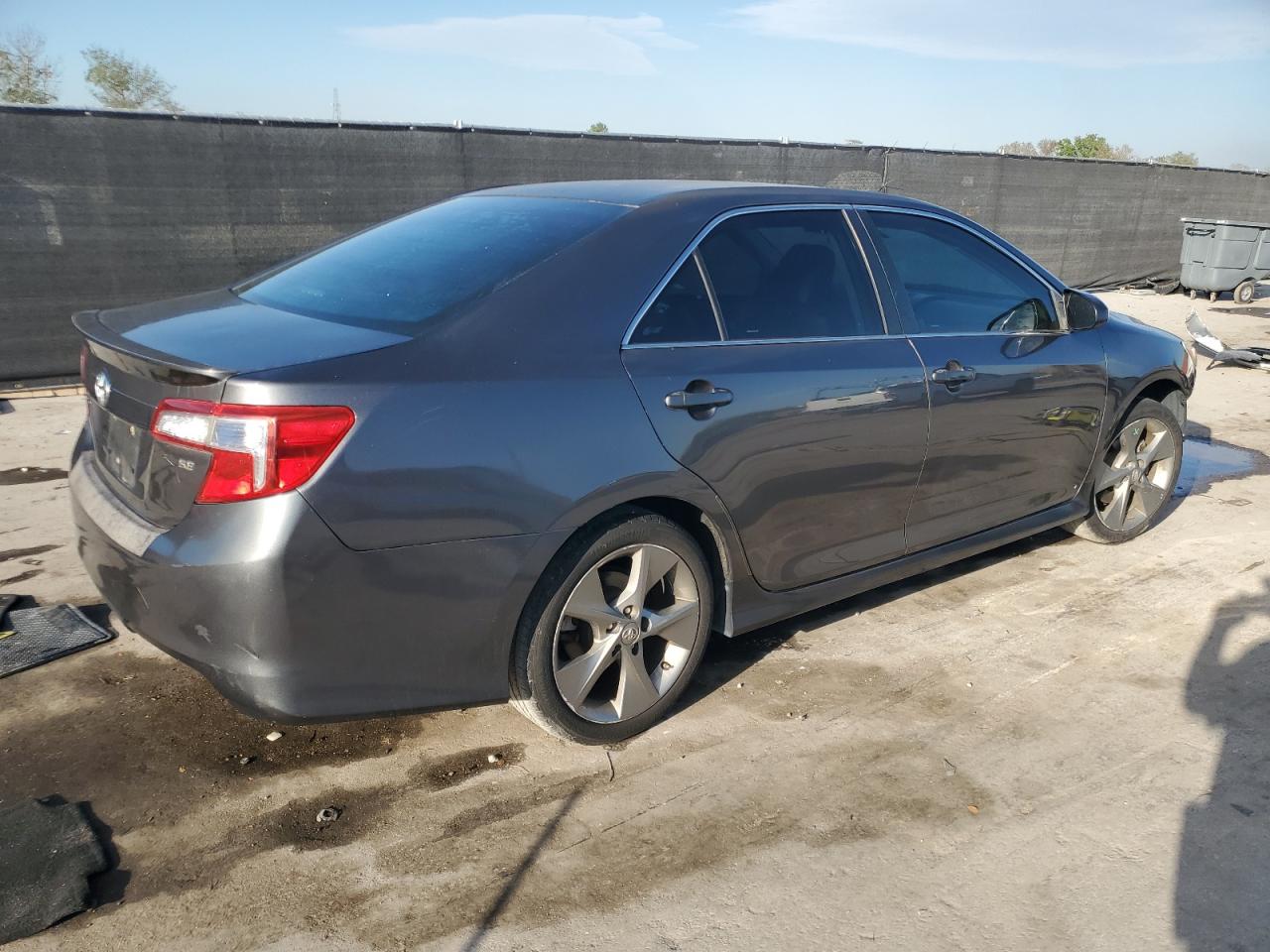 2014 Toyota Camry - Image 3