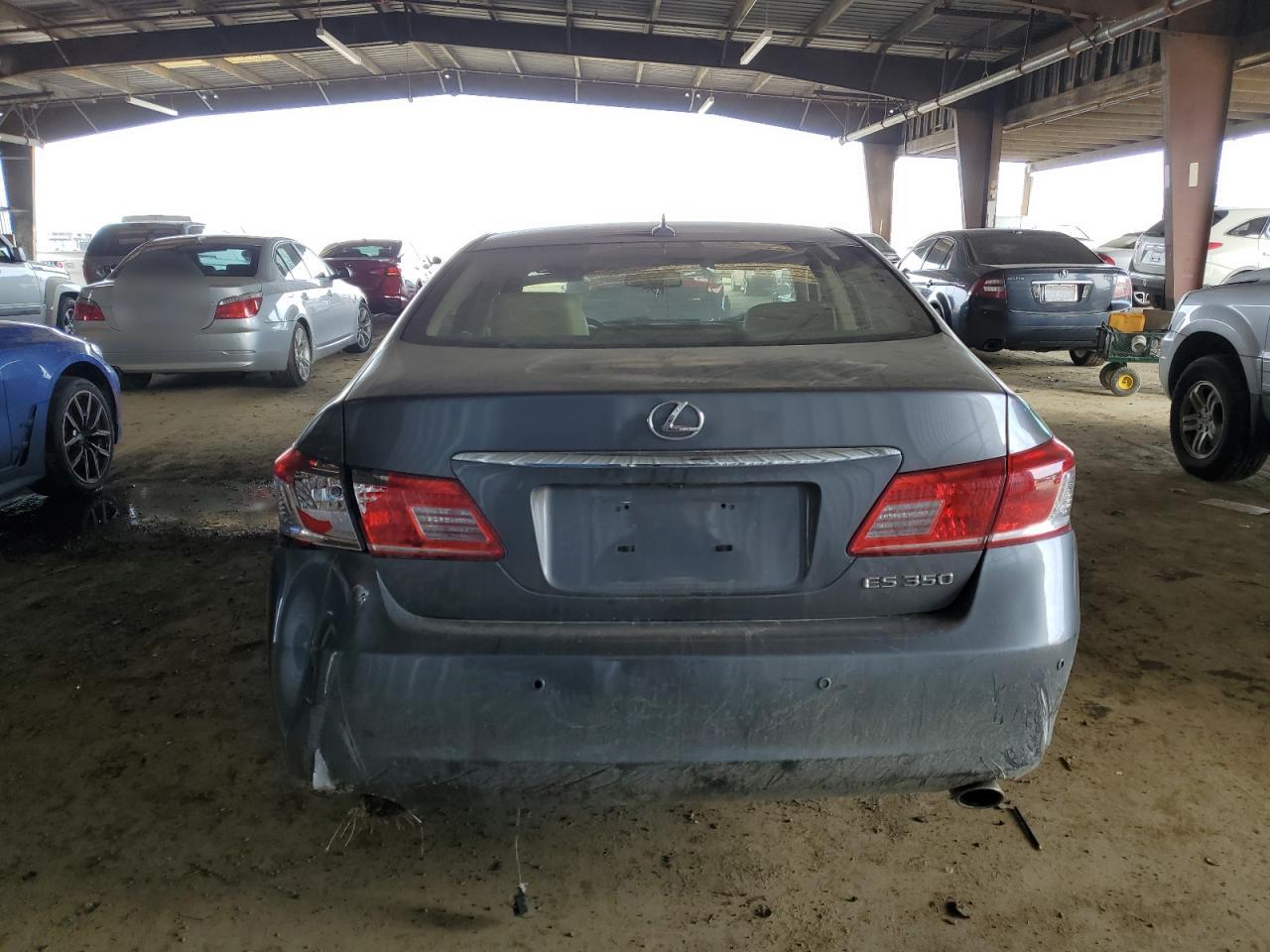 2012 Lexus ES - Image 6