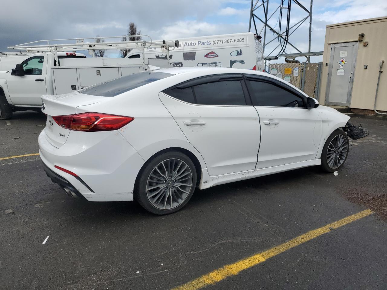 2018 Hyundai Elantra - Image 3