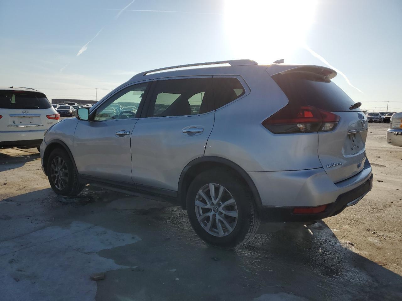 2018 Nissan Rogue - Image 2