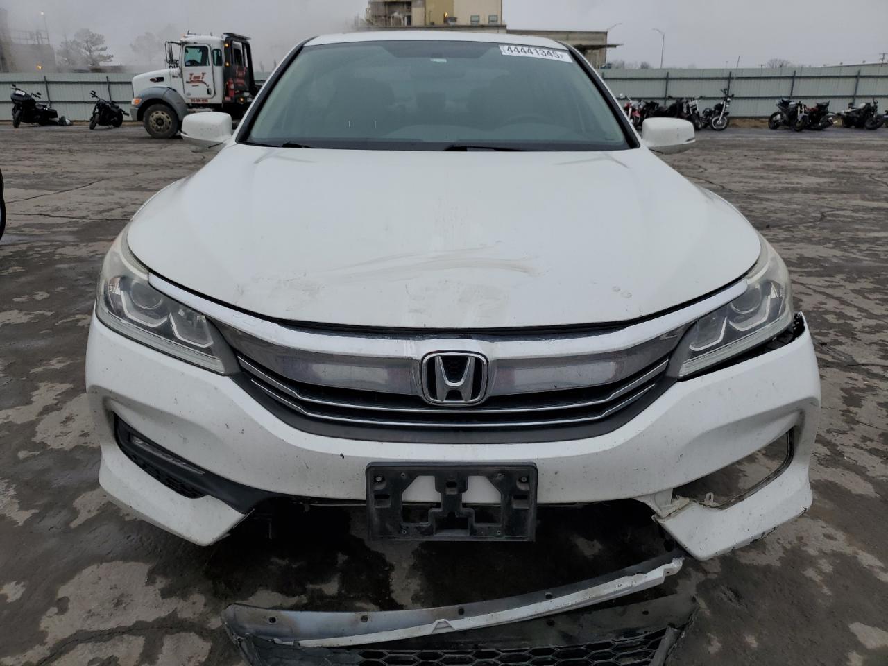 2017 Honda Accord - Image 5
