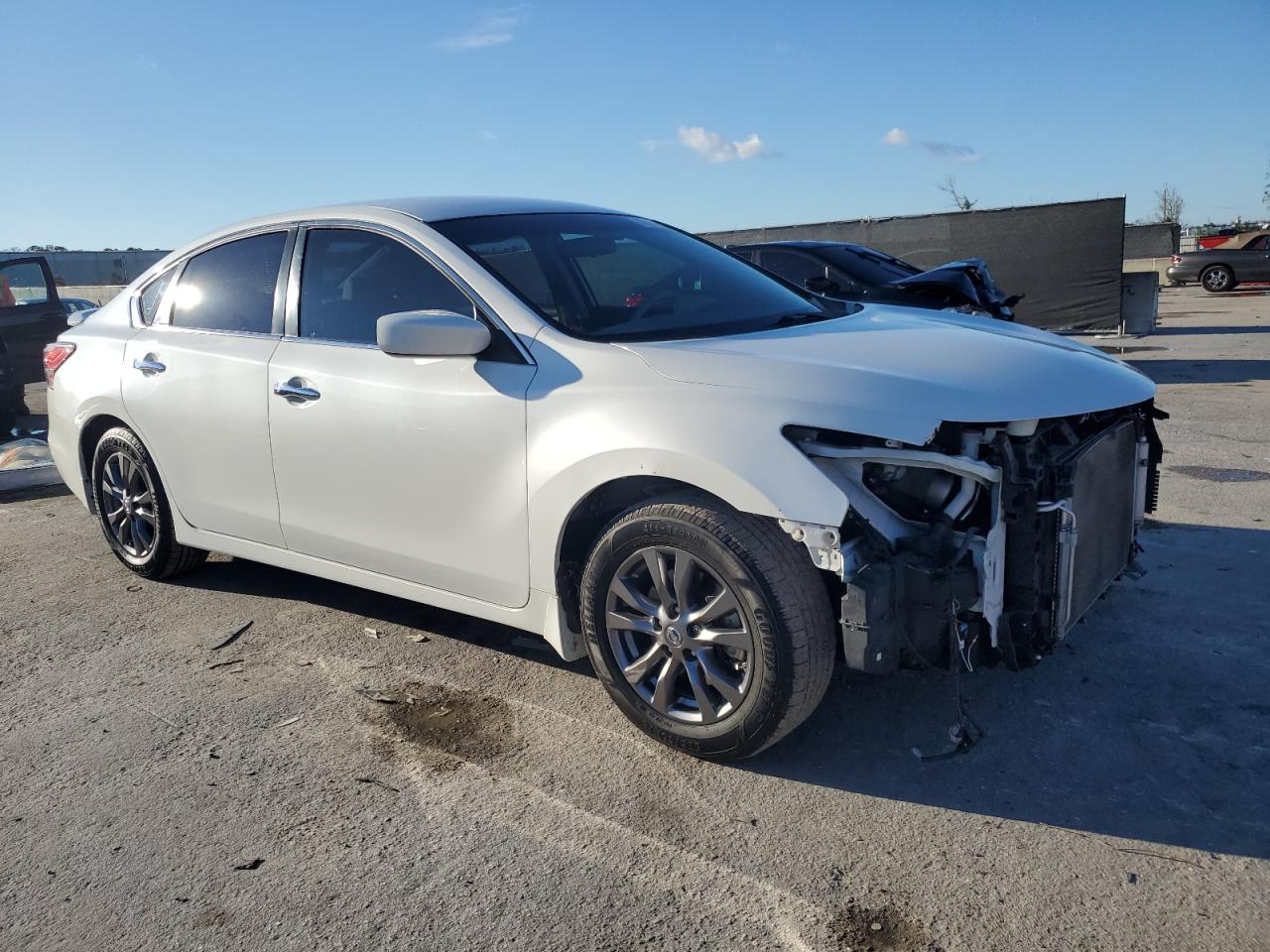 2015 Nissan Altima - Image 4