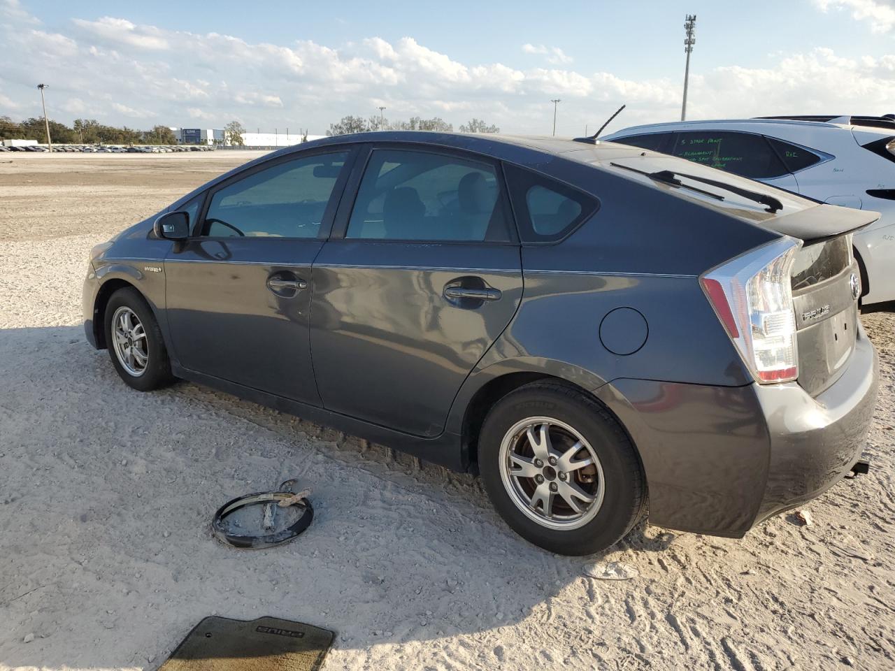 2010 Toyota Prius - Image 2