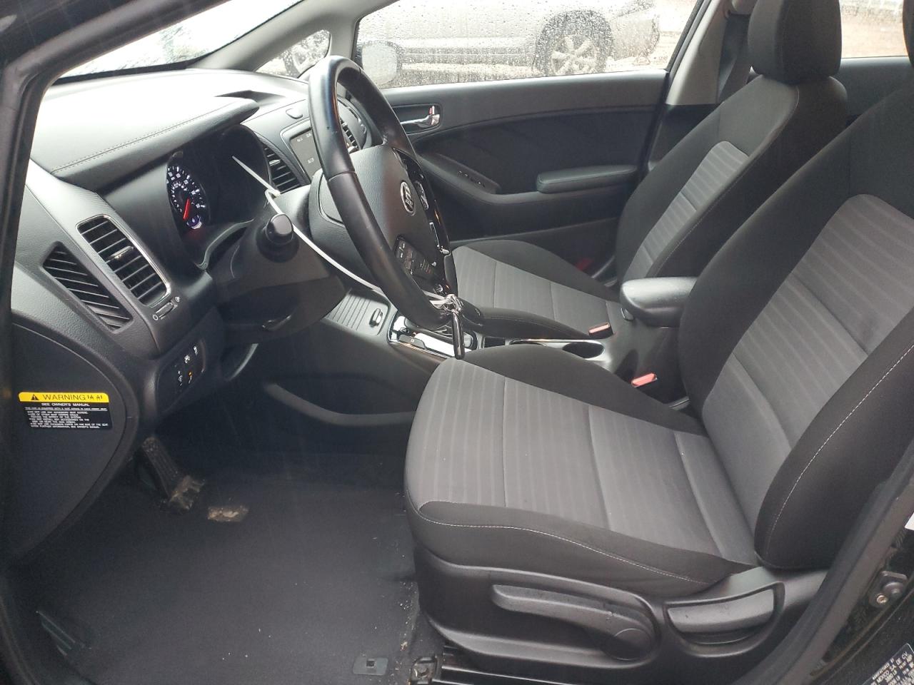 2017 Kia Forte - Image 7