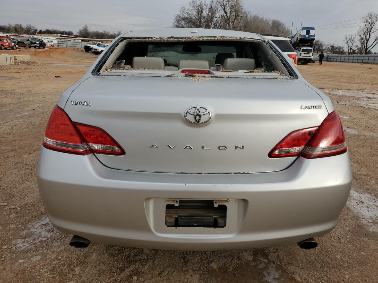 2010 Toyota Avalon - Image 6