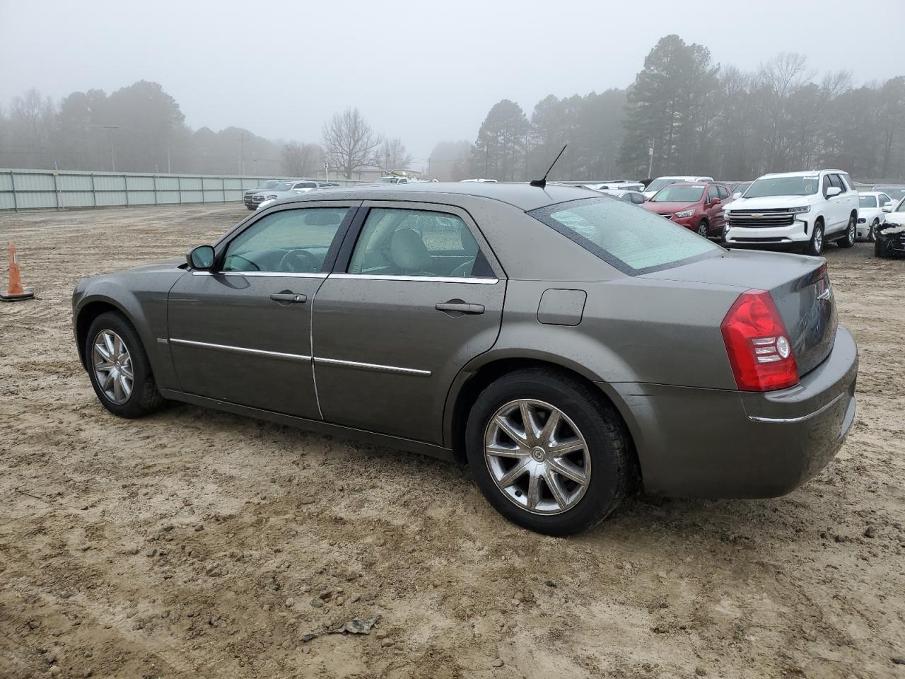 2008 Chrysler 300 - Image 2