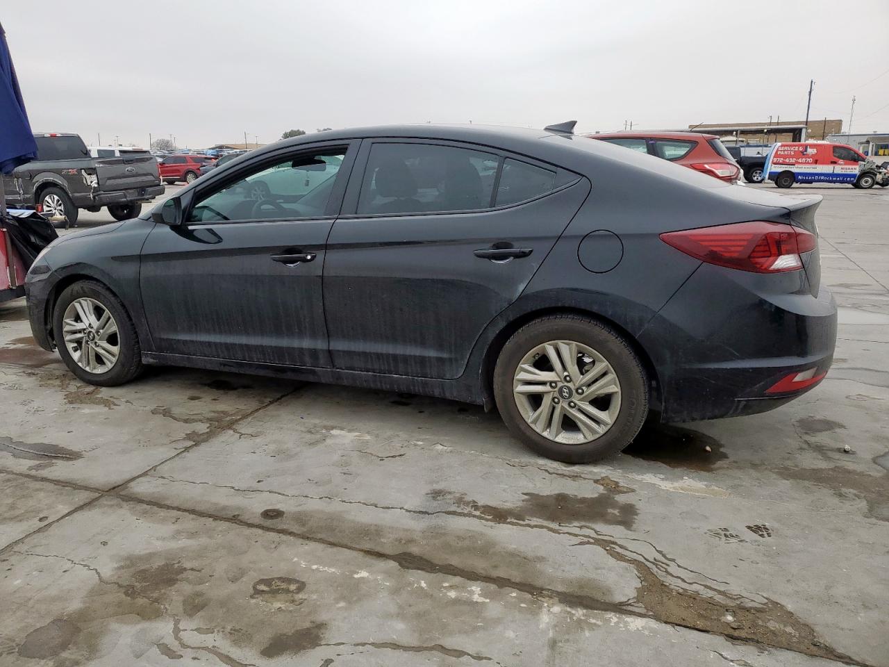 2019 Hyundai Elantra - Image 2