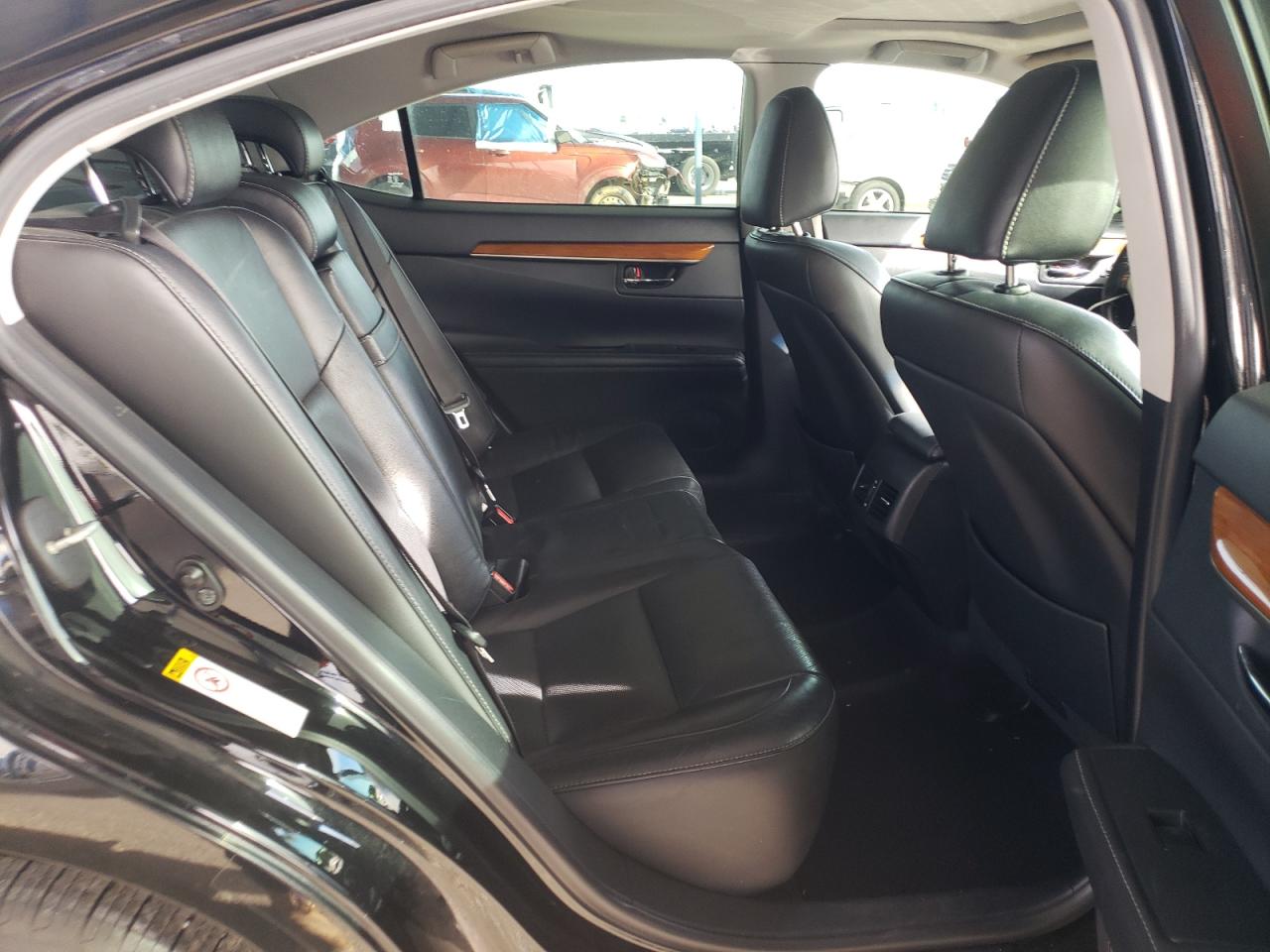 2014 Lexus ES - Image 10