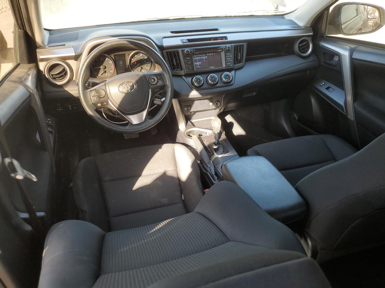 2017 Toyota RAV 4 - Image 8