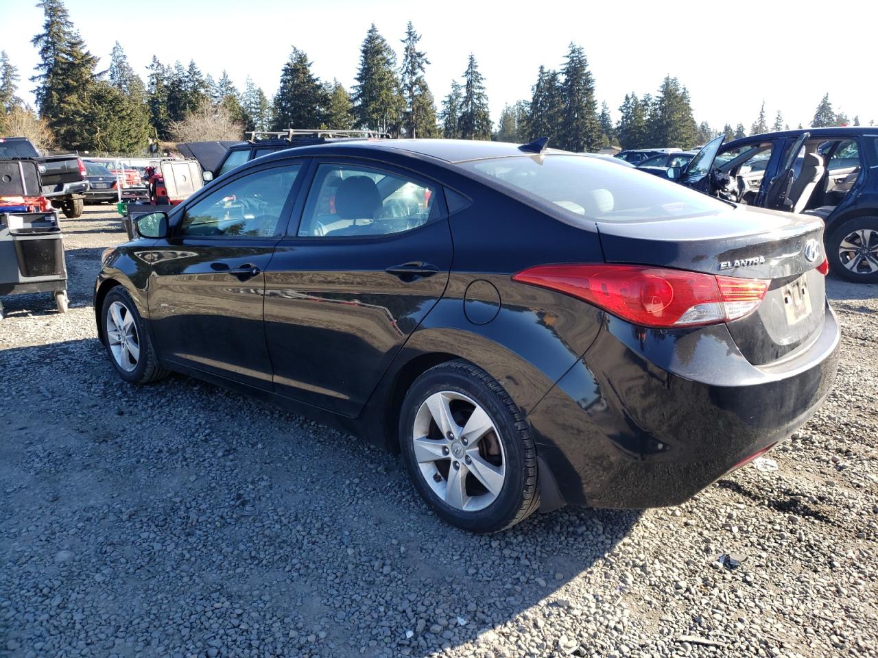 2013 Hyundai Elantra - Image 2