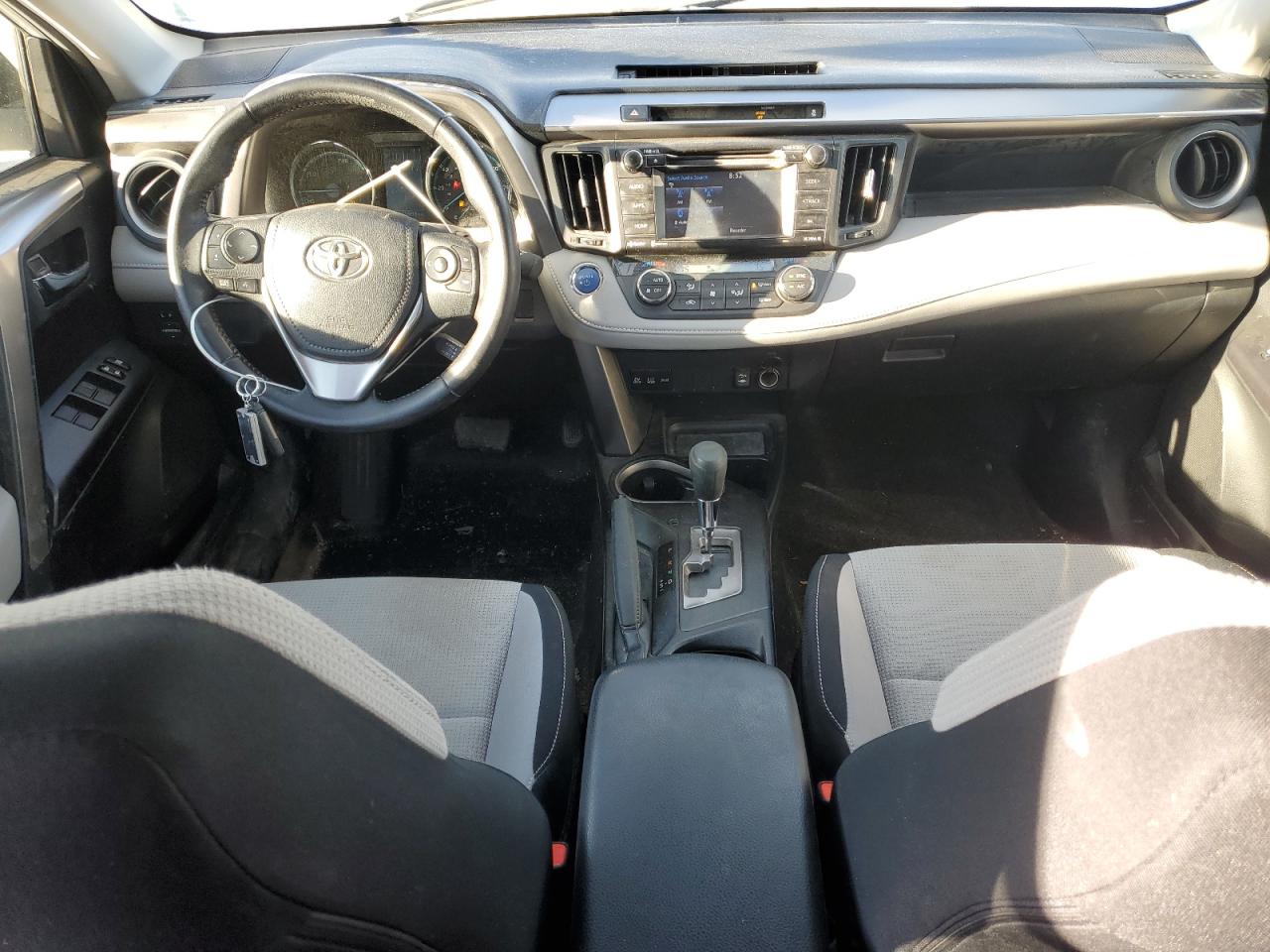 2016 Toyota RAV 4 - Image 8
