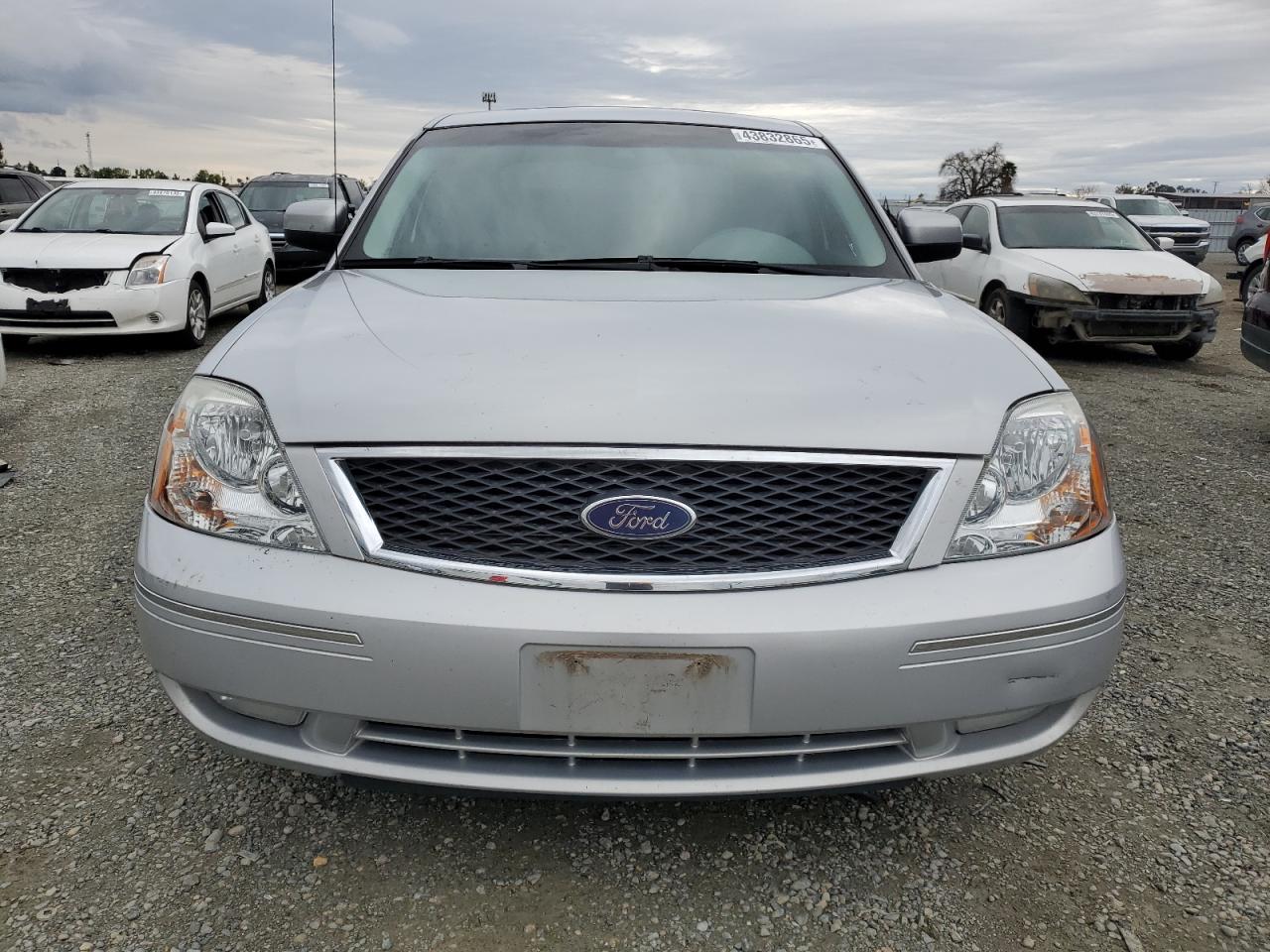 2005 Ford Five Hundred - Image 5
