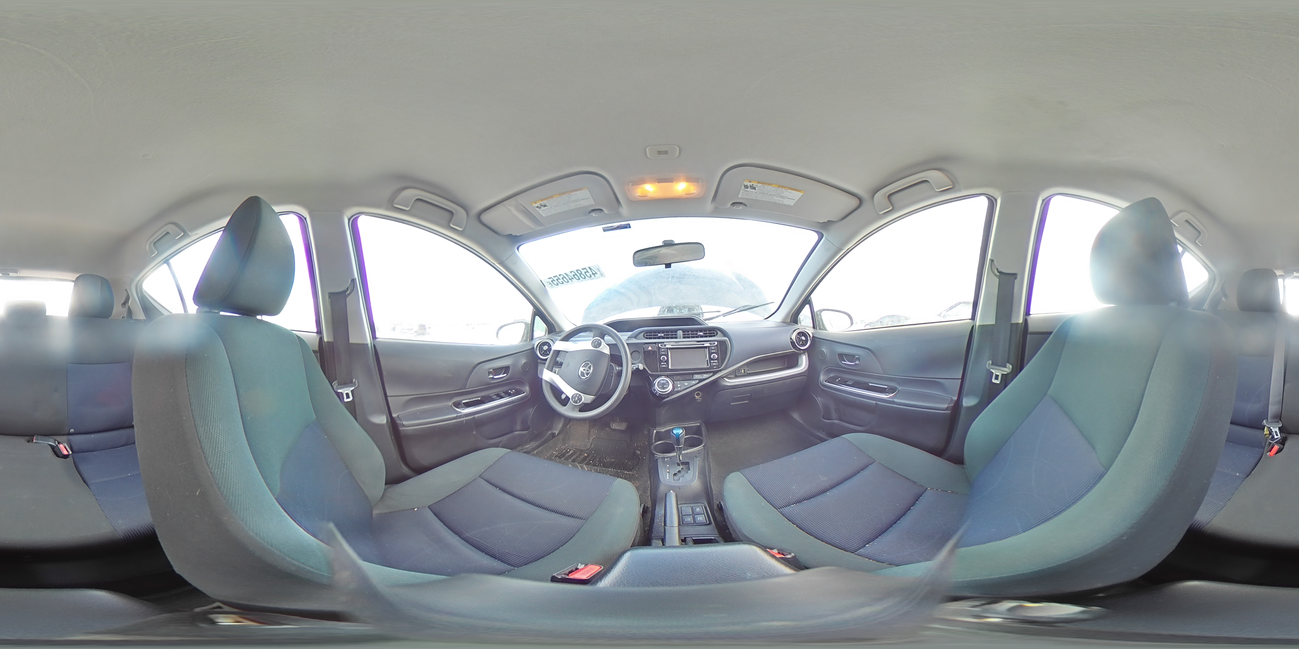 2016 Toyota Prius - Image 13