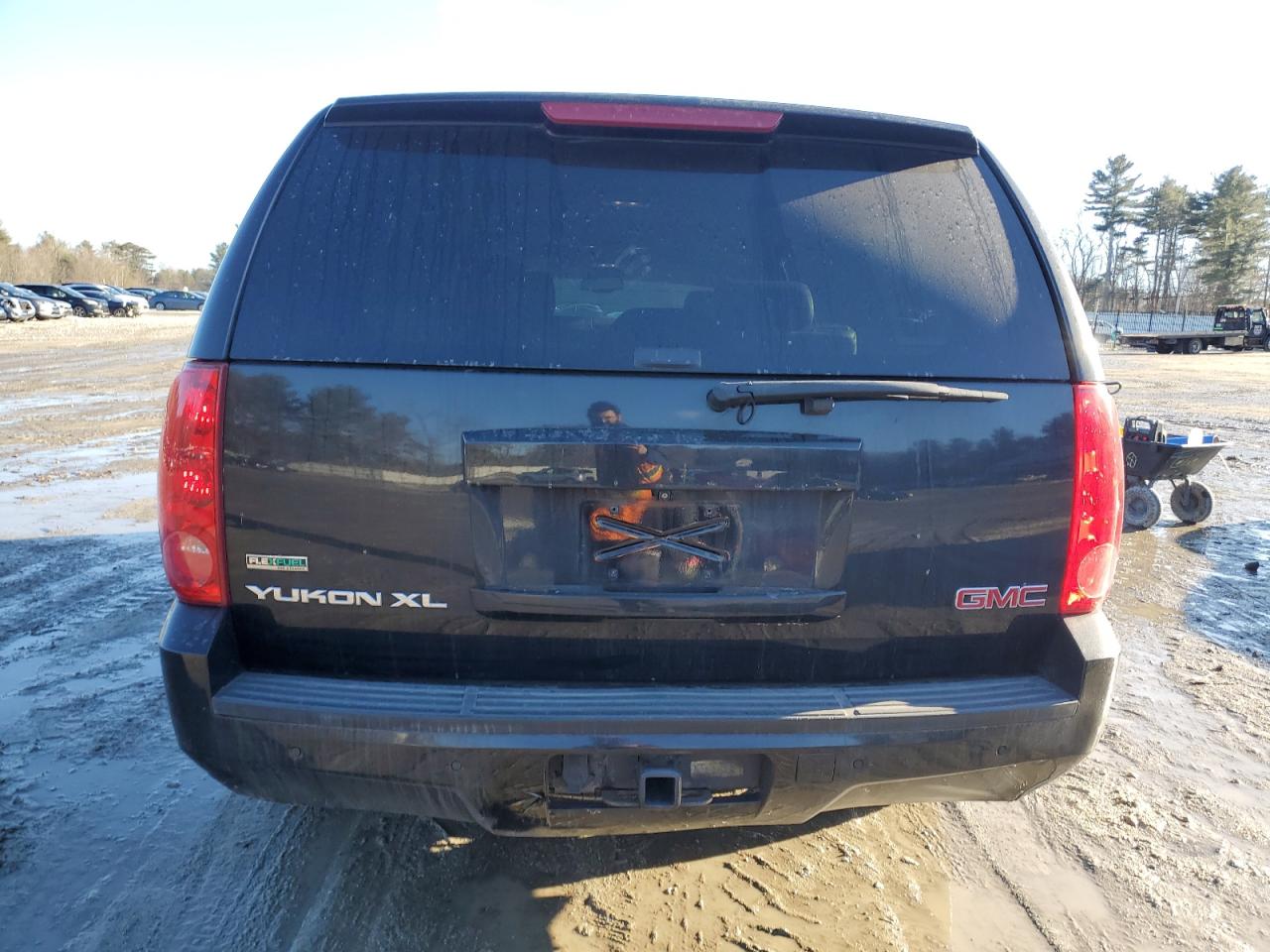 2010 GMC Yukon - Image 6