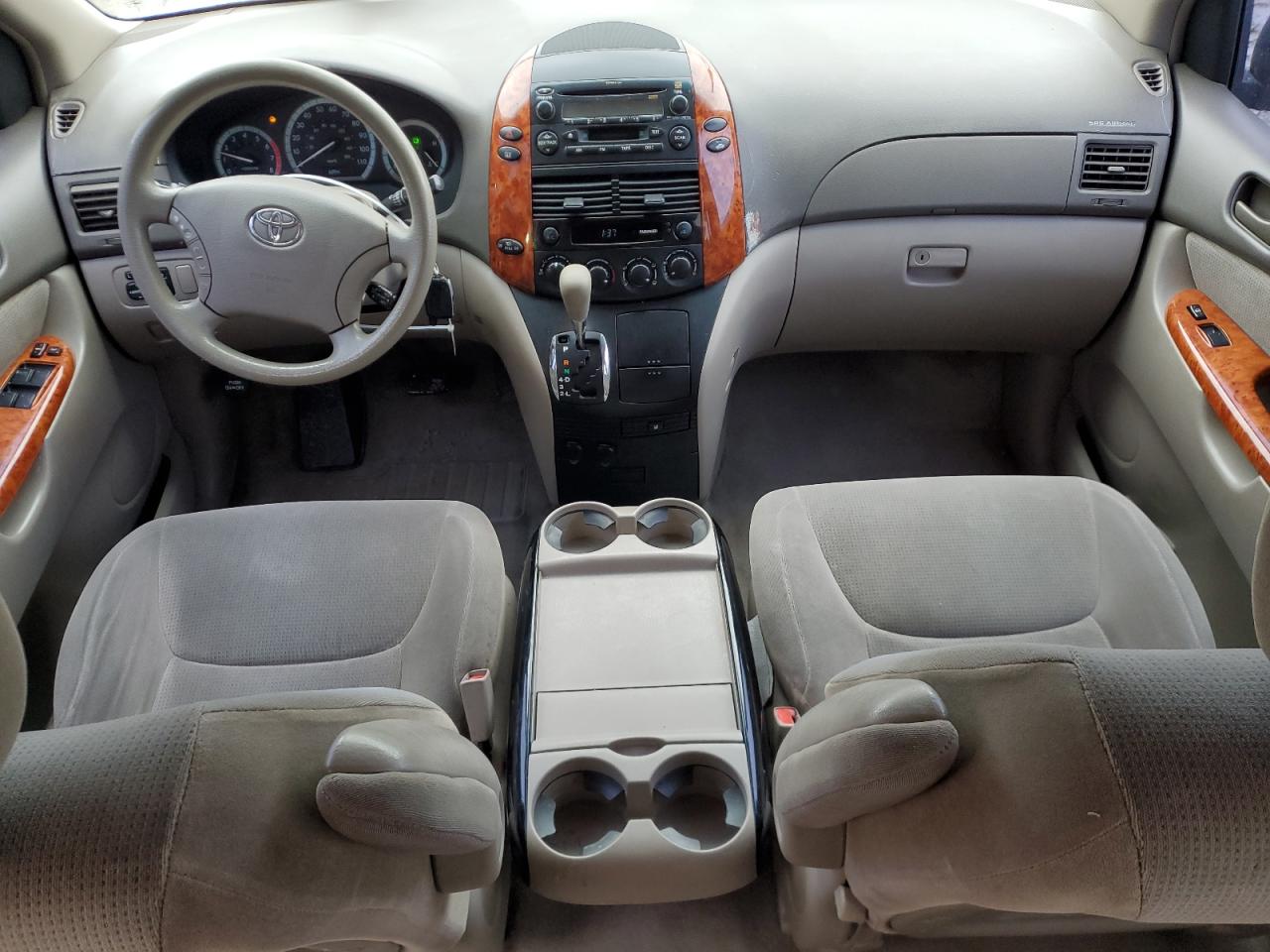 2004 Toyota Sienna - Image 8