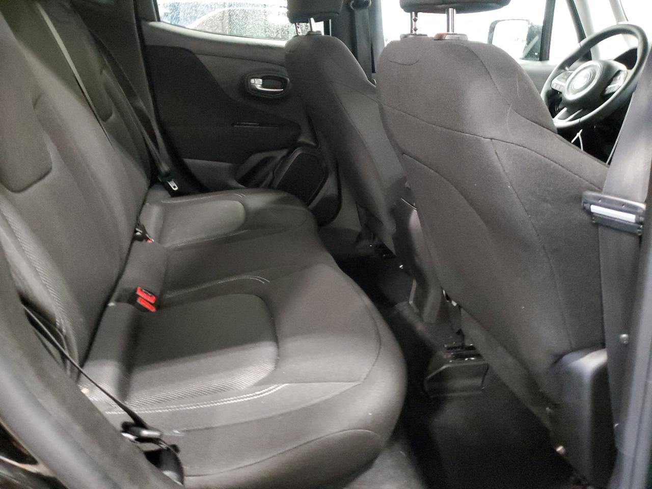 2021 Jeep Renegade - Image 11