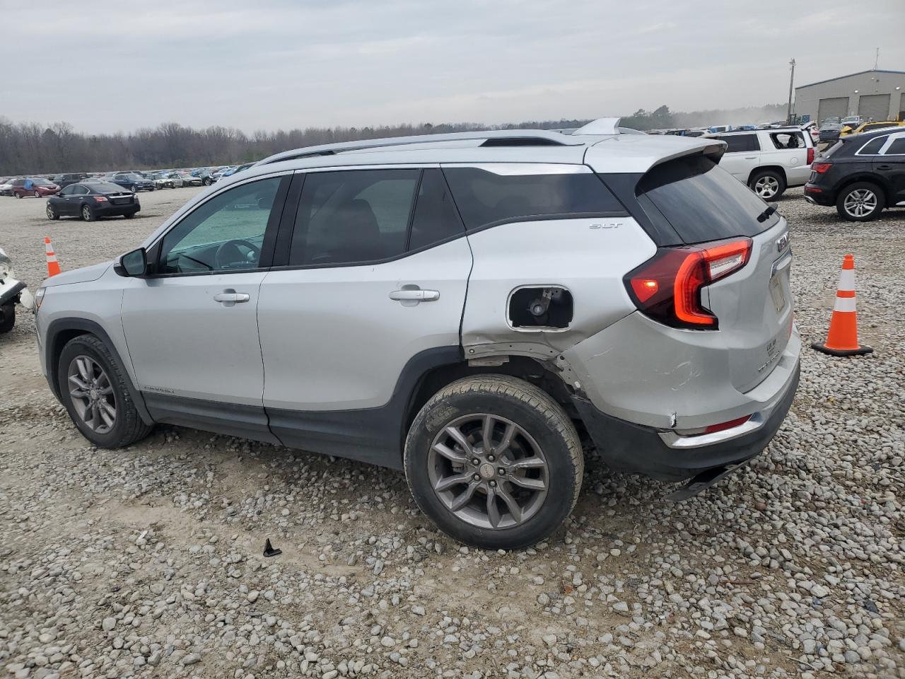 2022 GMC Terrain - Image 2