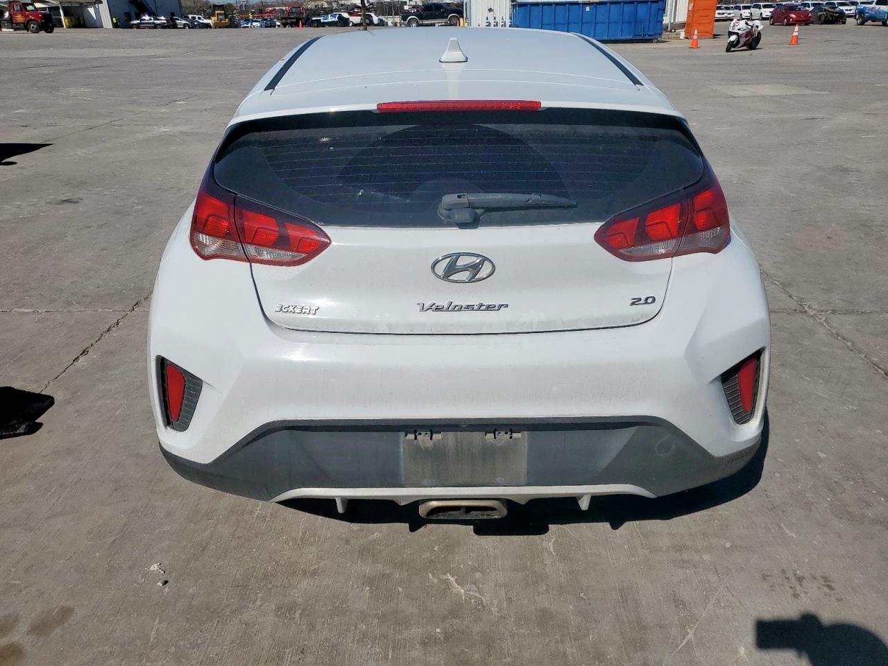 2020 Hyundai Veloster - Image 6