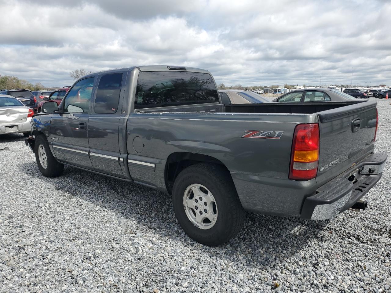 2001 Chevrolet Silverado - Image 2