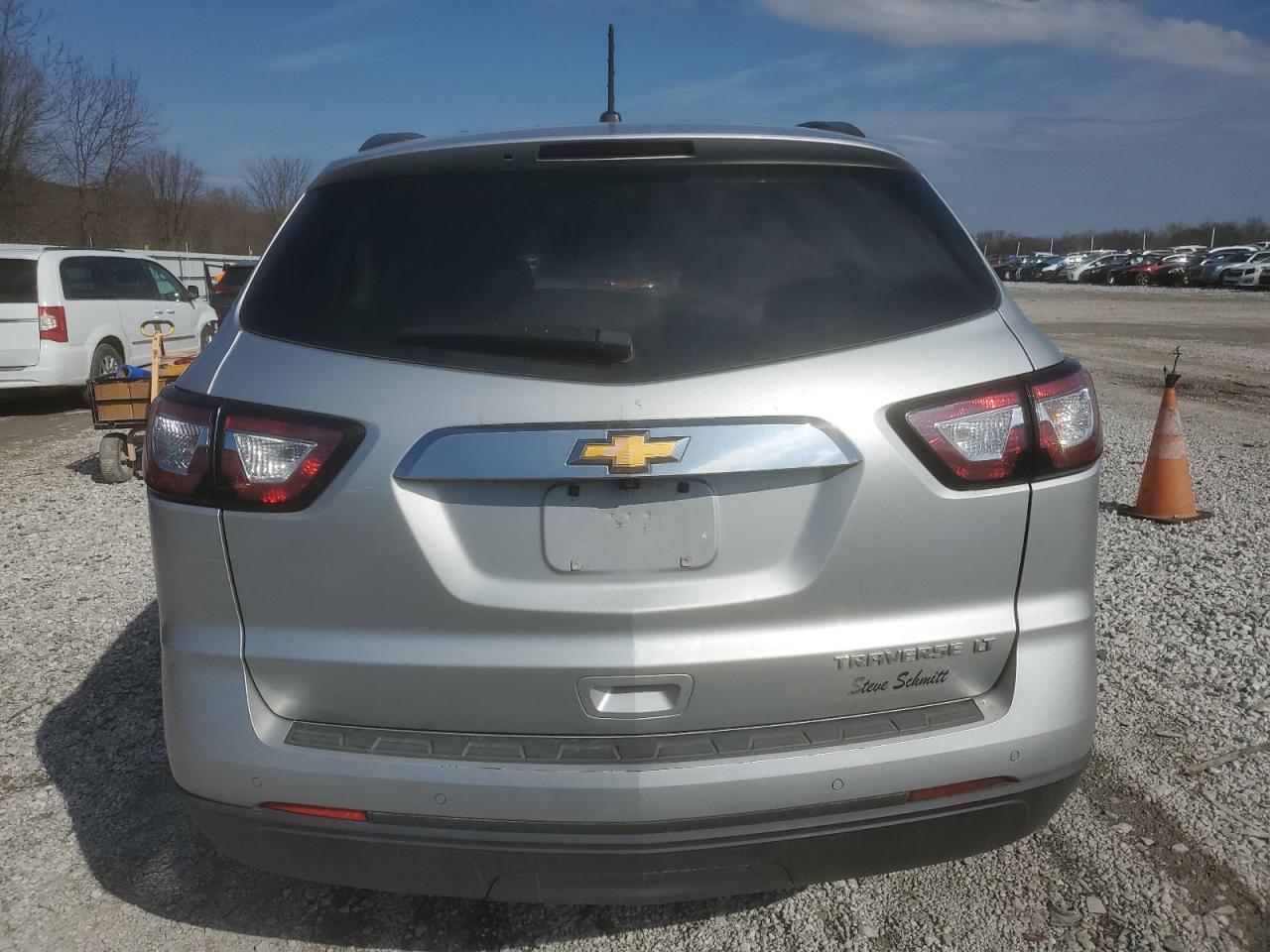 2015 Chevrolet Traverse - Image 6
