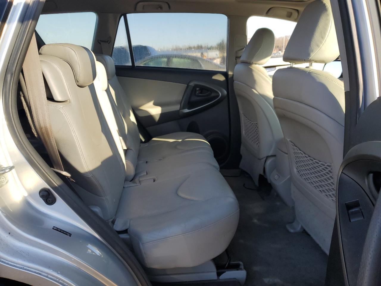 2010 Toyota RAV 4 - Image 11