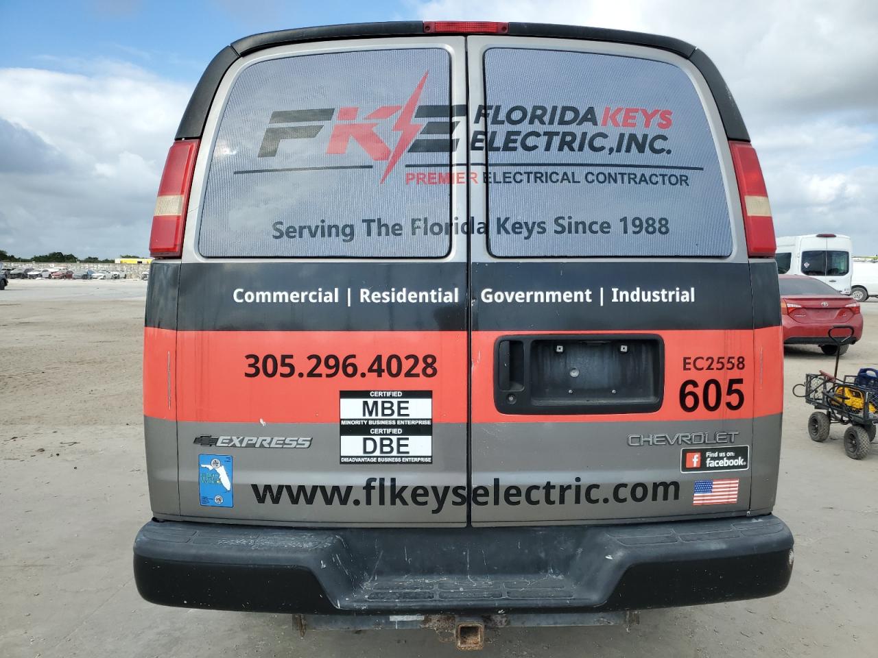 2006 Chevrolet Express - Image 10