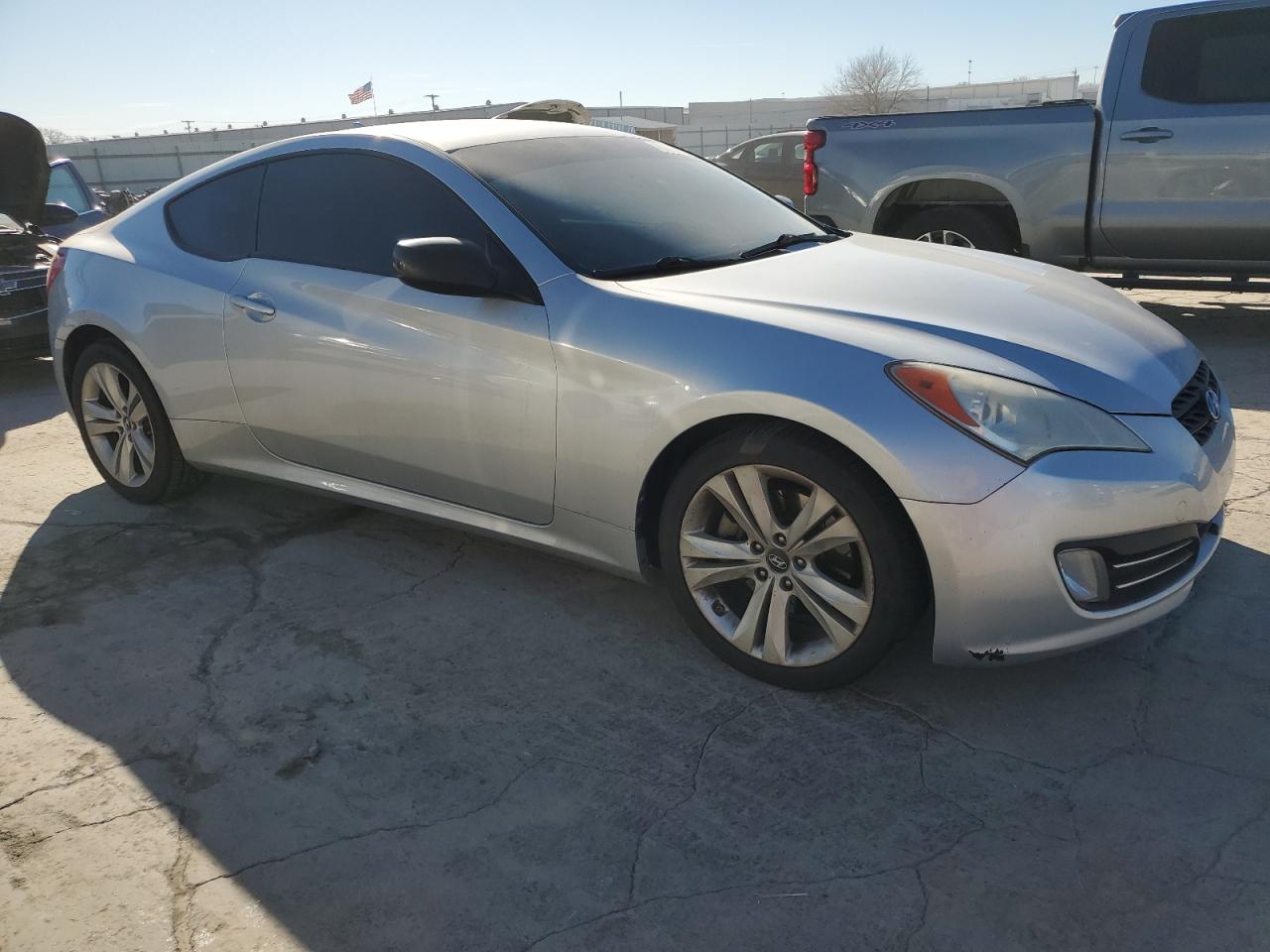 2010 Hyundai Genesis - Image 4