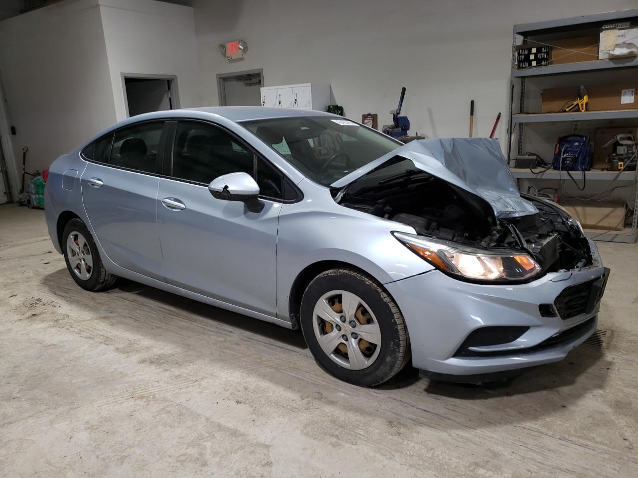 2018 Chevrolet Cruze - Image 4