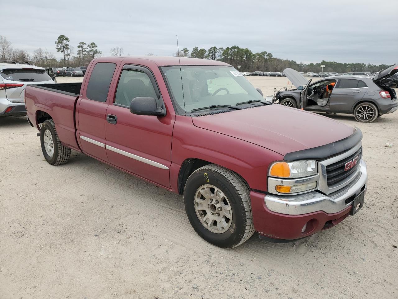 2005 GMC Sierra - Image 4