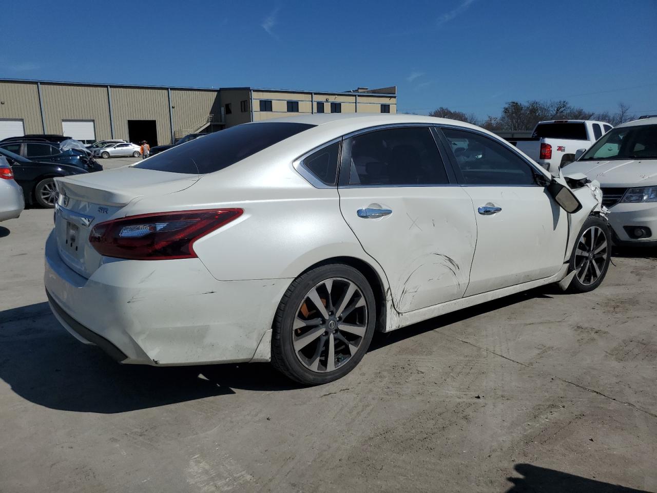 2018 Nissan Altima - Image 3