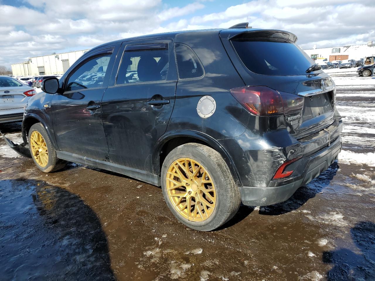 2018 Mitsubishi Outlander - Image 2
